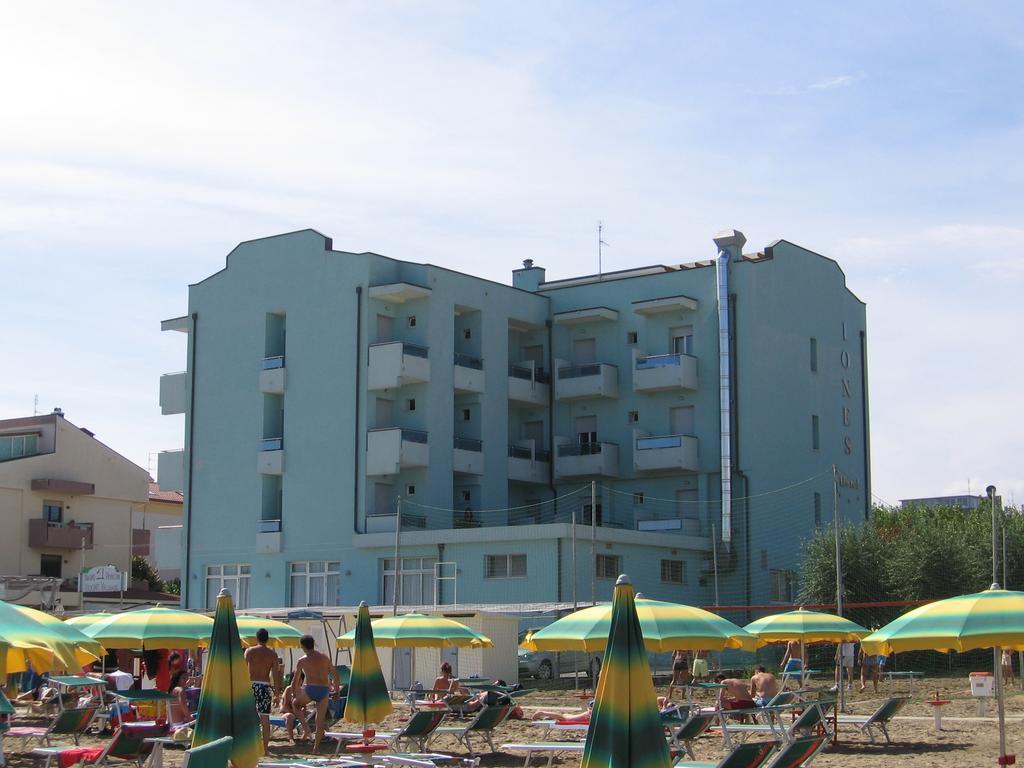 Hotel Iones Rimini Exterior photo